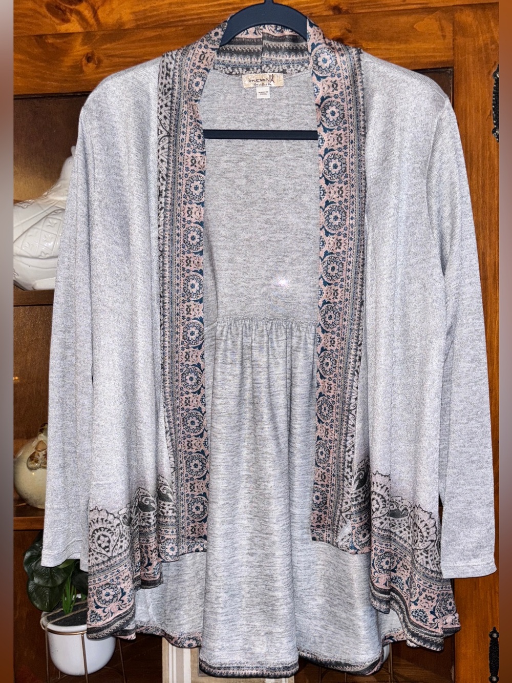 ONE WORLD BOHO LARGE Light Gray Cardigan with Pink & Blue Border Trim